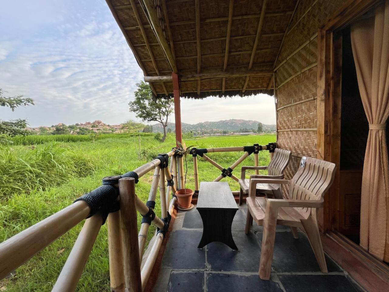 Hampi Rasta Cafe Hotel Bagian luar foto